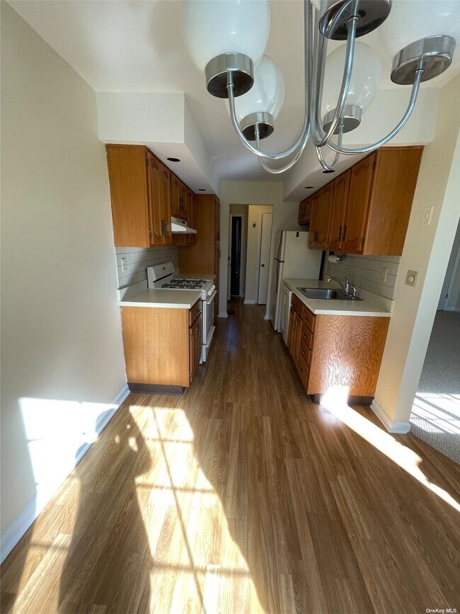 Building Photo - 33 Foxwood Cir