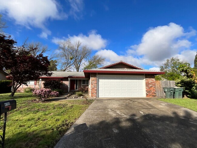 Building Photo - SPACIOUS 3 BED HOME IN ROCKLIN!!