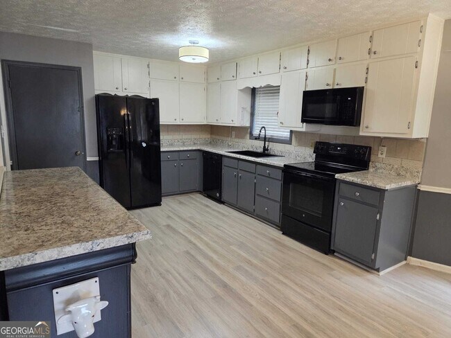 Building Photo - 1357 Monfort Rd