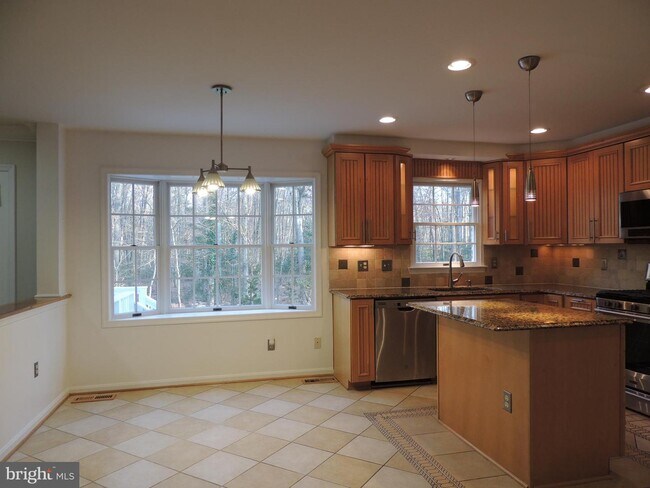 Foto del edificio - 7609 Lake Glen Dr