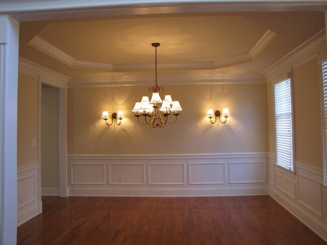 Building Photo - 10701 Round Brook Cir