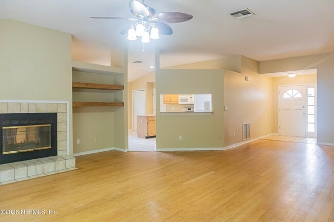 Building Photo - 8066 Dickie Dr