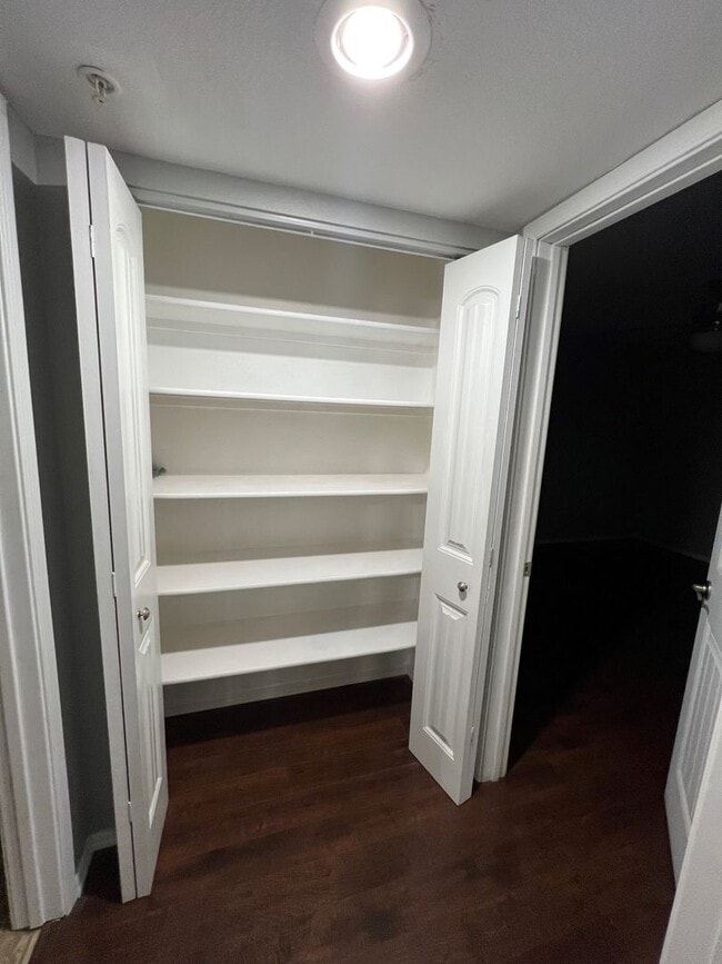 Building Photo - COMING SOON! ARBORS - Super Cute 2 bedroom...