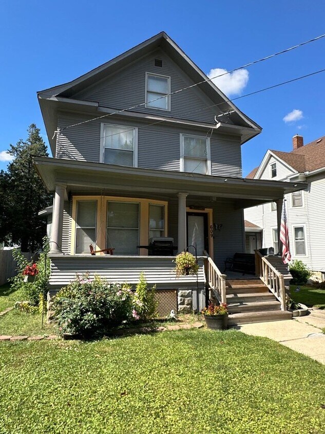 Primary Photo - 609 S 4th St