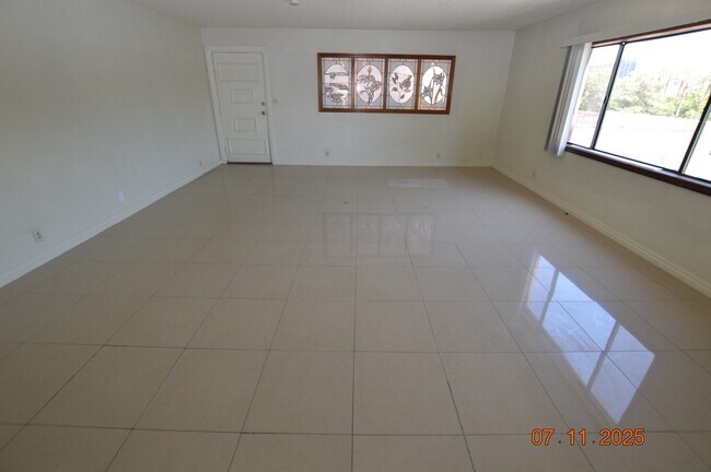 Foto del edificio - 356 E Desert Inn Rd