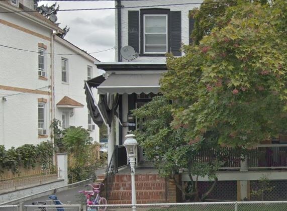 Primary Photo - 282 N Washington St