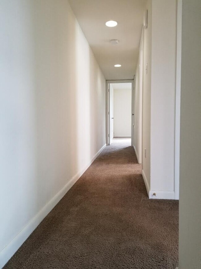 Foto del edificio - 5106 W Esplanade Ave