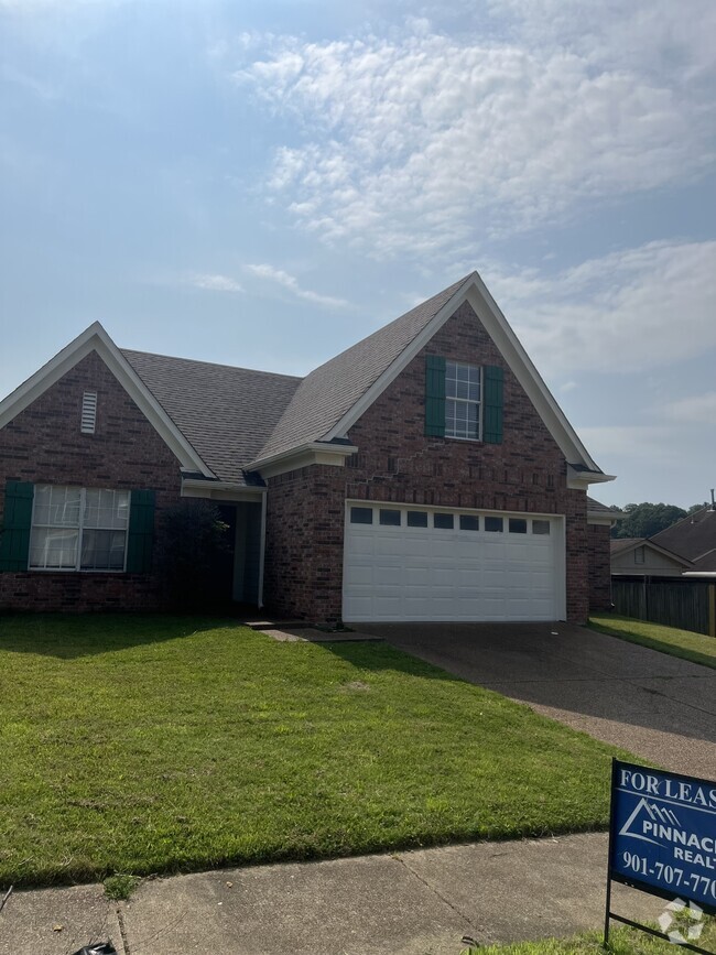 Building Photo - 1072 Red Fern Cir E