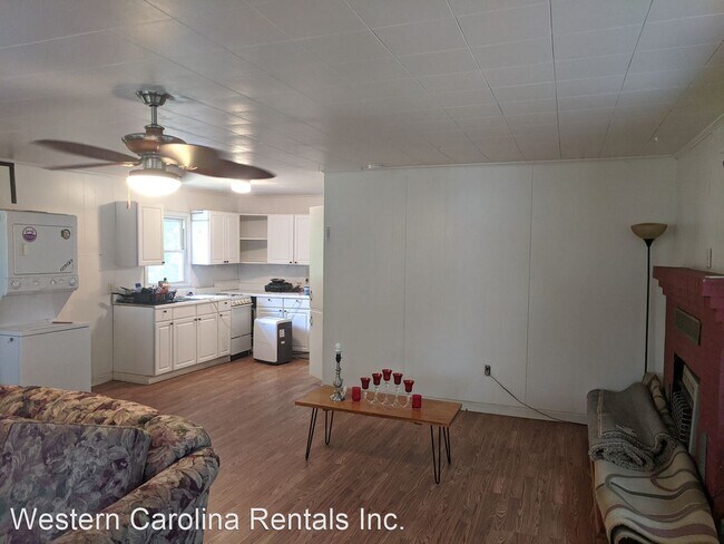 Building Photo - 2 br, 1 bath House - 202 Cane Creek Road