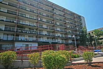 Building Photo - 4800 E Hale Pkwy