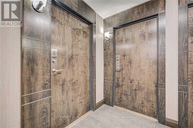 Building Photo - 33 Bay St.