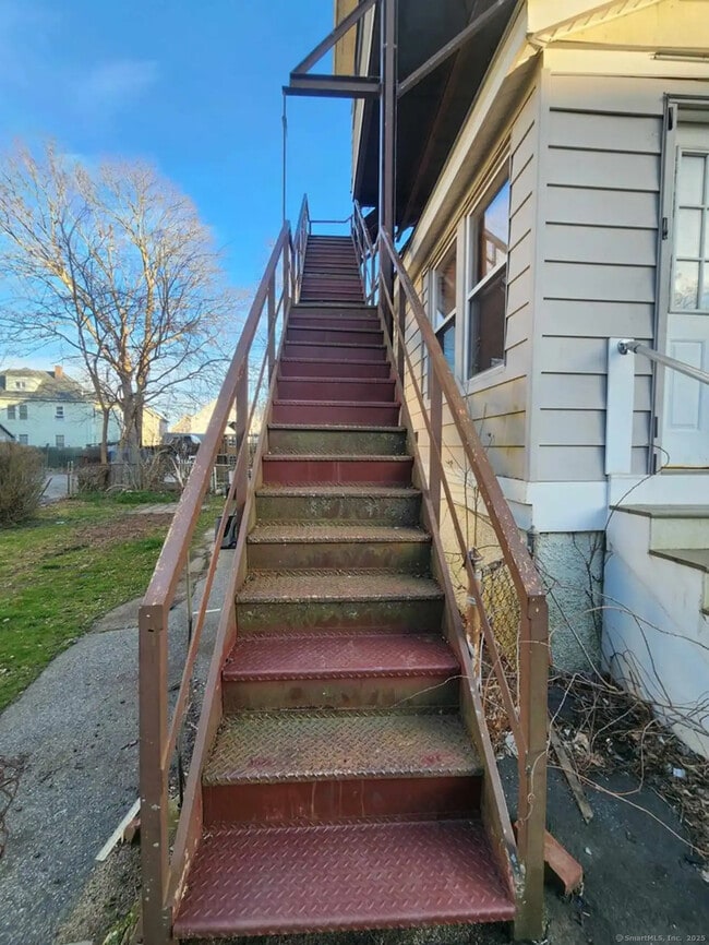 Building Photo - 62 Montauk Ave