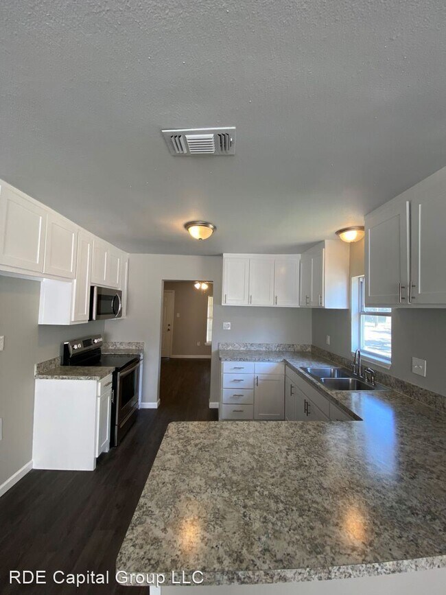 Foto del edificio - 2 br, 1 bath House - 201 Turner Street