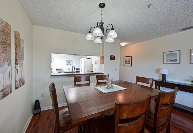 Foto del edificio - 6501 Stone River Rd