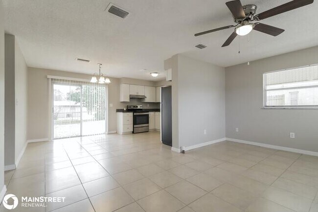 Foto del edificio - 2483 Hope Ave, Deltona, FL 32738