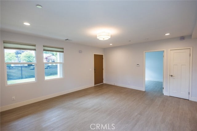 Foto del edificio - 118 N Oak Ave