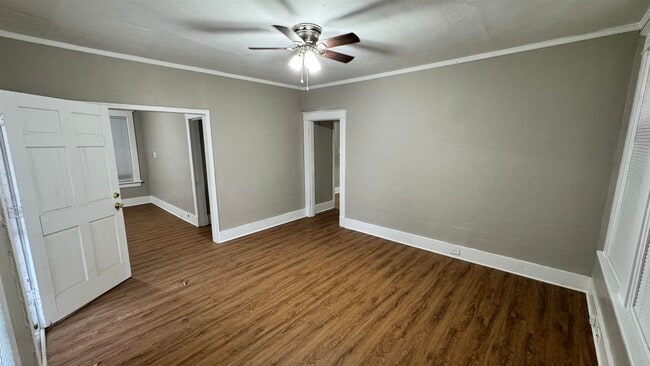 Building Photo - 919 N Willett St