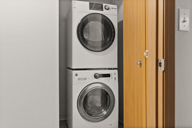 1 Bed 1 Bath - 680 Sq Ft - Stonegate Apartments