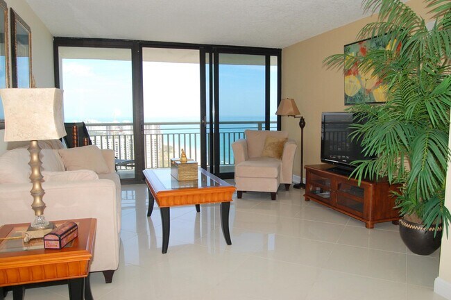 Building Photo - 3000 N Ocean Dr