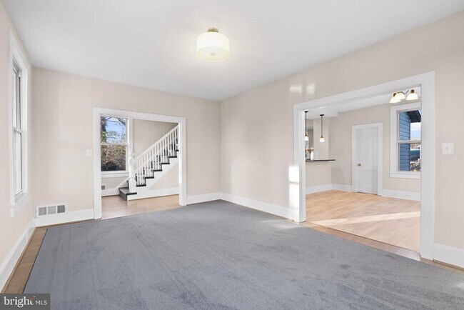 Foto del edificio - 10512 Warfield St