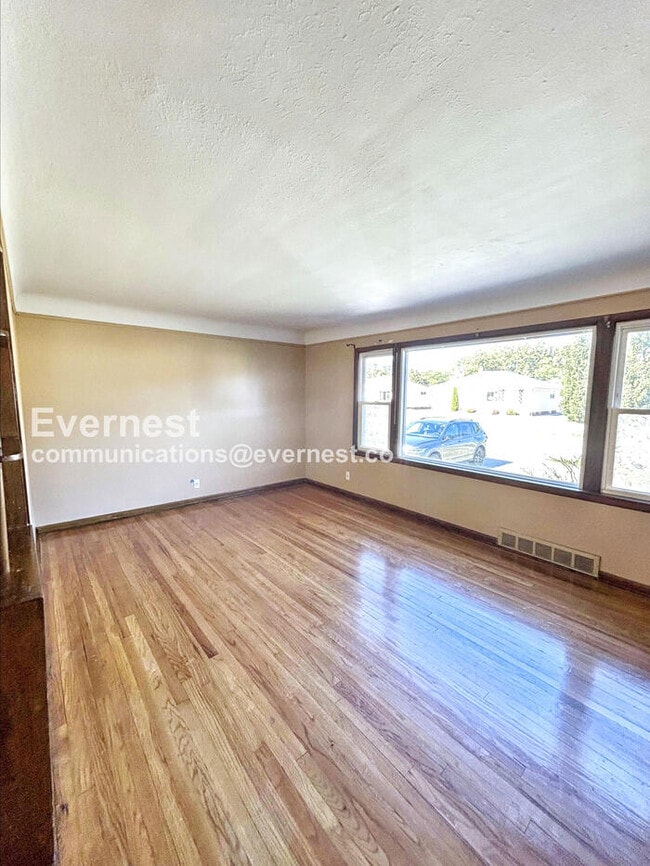 Foto del edificio - 30034 Oakdale Rd