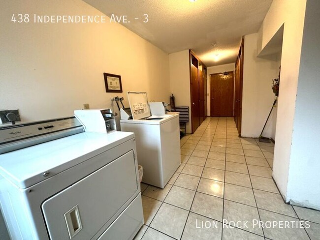 Foto del edificio - 2 Bedroom Apartment and Garage Parking Ava...