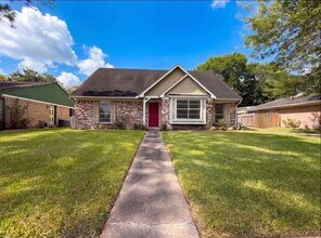Building Photo - 6623 Vialinda Dr