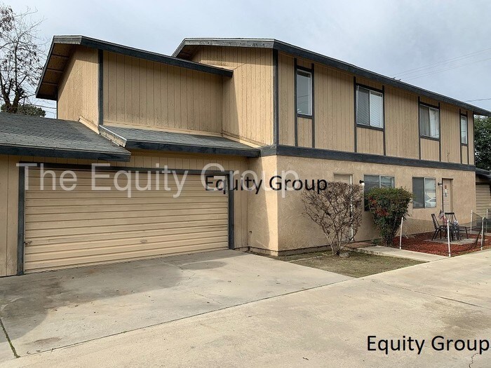 Foto principal - 2 Story Townhome available in Porterville!
