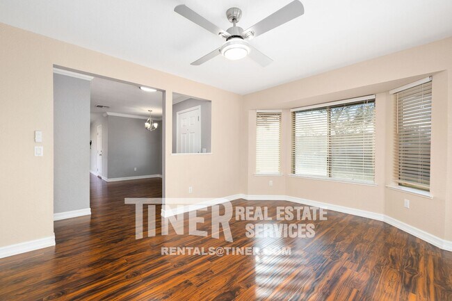 Building Photo - 3 bedroom, 2 bathroom, 2 car garage Antelo...