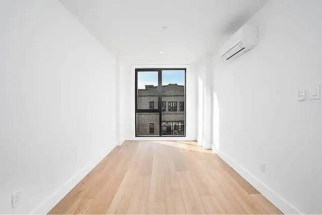 Foto del edificio - 23-33 Astoria Blvd