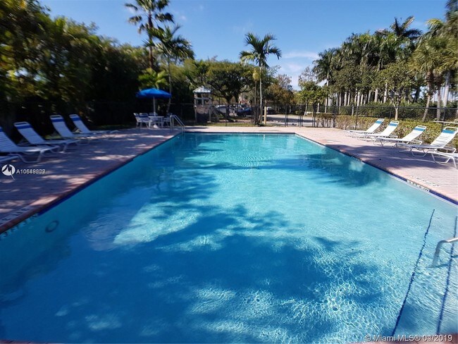 Foto del edificio - 6626 Hidden Cove Dr