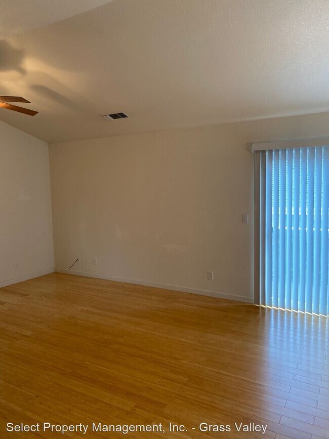 Building Photo - 3 br, 2 bath House - 116 Highlands Ct