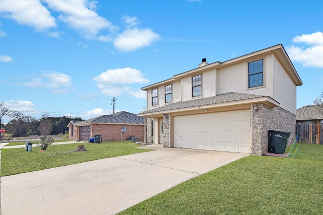 Building Photo - 303 Sumac Trail