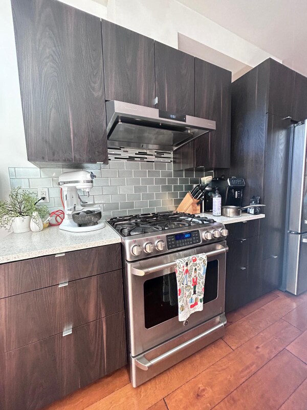 Foto del edificio - 2123 10th Ave W