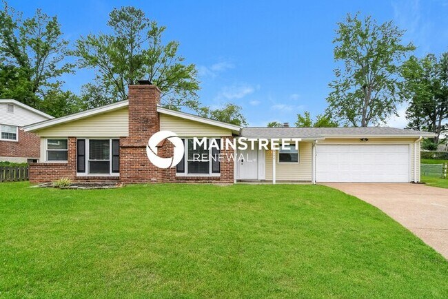 Foto del edificio - 3 Bedroom Pet-Friendly Home in St. Louis, MO with Main Street Renewal