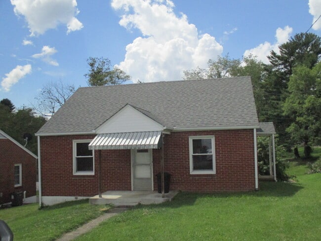 Building Photo - 624 Henry St