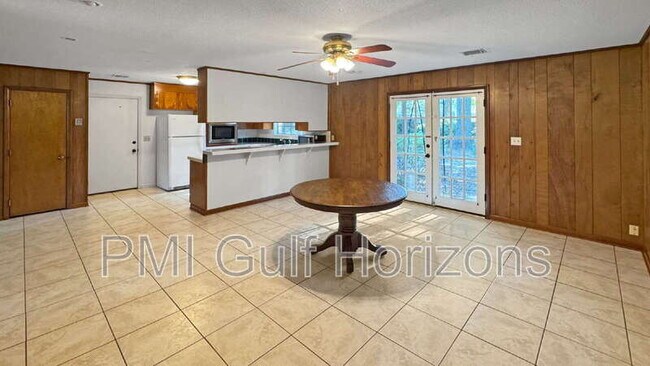 Building Photo - 8053 Malibu Cir