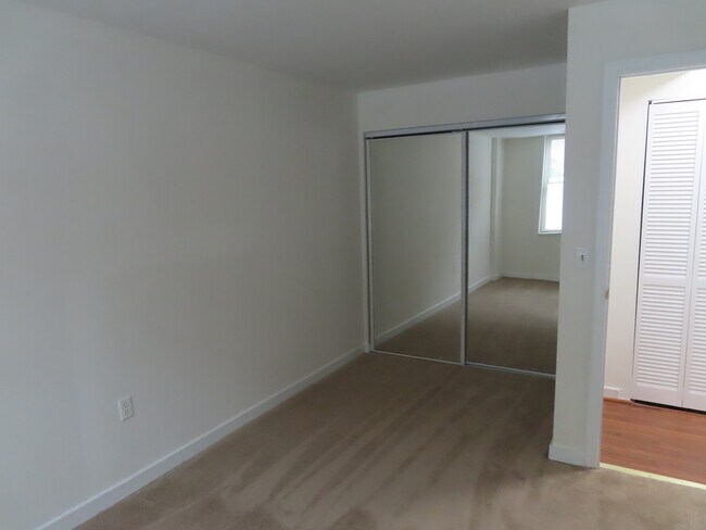 Foto del edificio - 2425 14th St NW