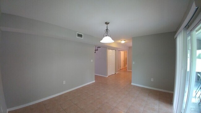 Building Photo - Large 5 bedroom home on big lot