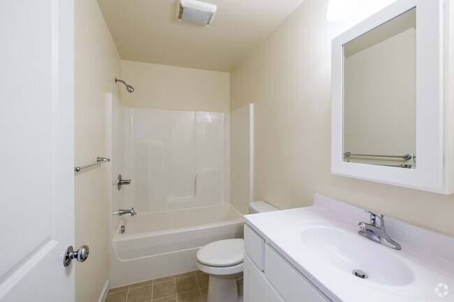 3 habitaciones, 2.5 baños - 1,595 pies cuadrados - Segundo baño - Nature Preserve