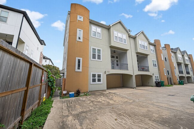 Foto del edificio - 5732 Kansas St