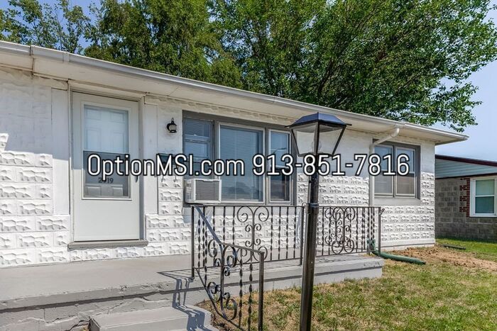Primary Photo - Cozy and updated 2 bedroom