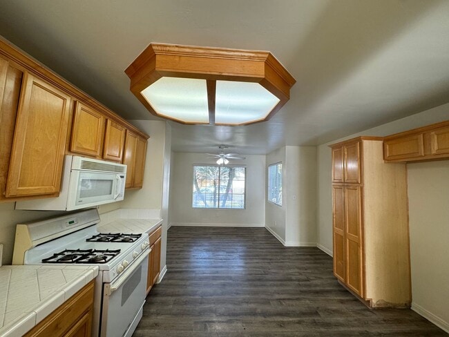 Foto del edificio - Beautiful home in Riverlakes Community