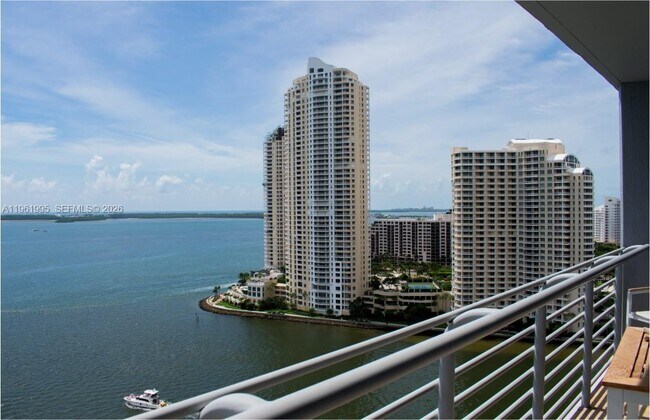 Foto del edificio - 335 S Biscayne Blvd