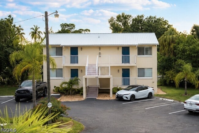 Building Photo - 3175 Royalston Ave
