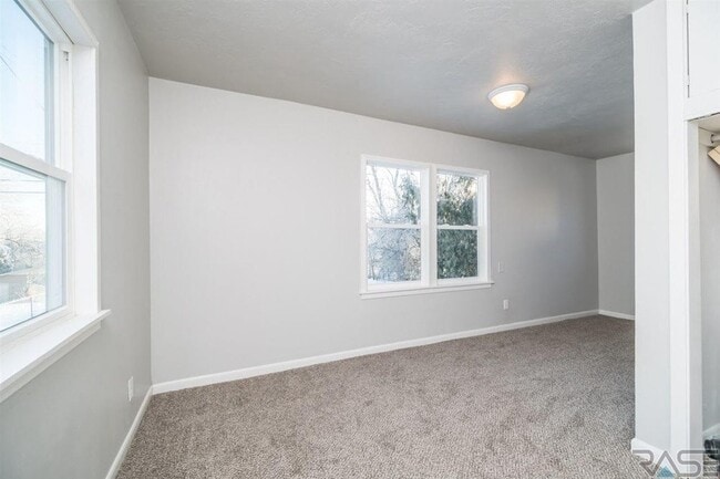 Bedroom 1 - private entrance and private bath - 2700 S Summit Ave