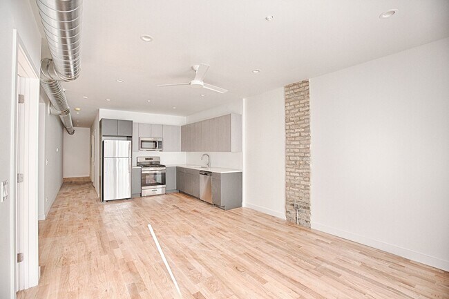 Foto del edificio - Amazing 2 Bed/2 Bath Apartment in prime Li...
