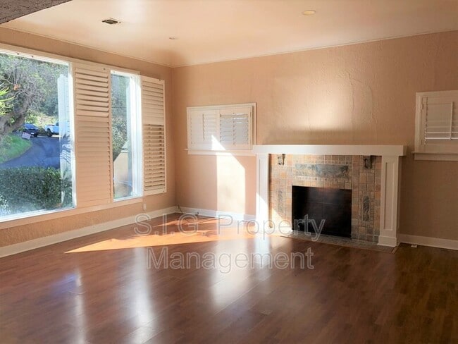 Building Photo - 507 E Cypress St