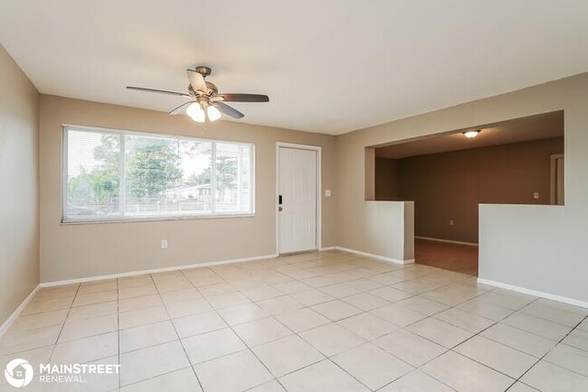 Building Photo - 19 Kingsman Cir