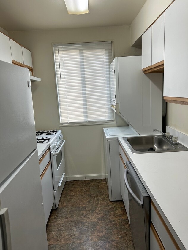Photo - 1907 Good Hope Ct SE (Washington, DC)
